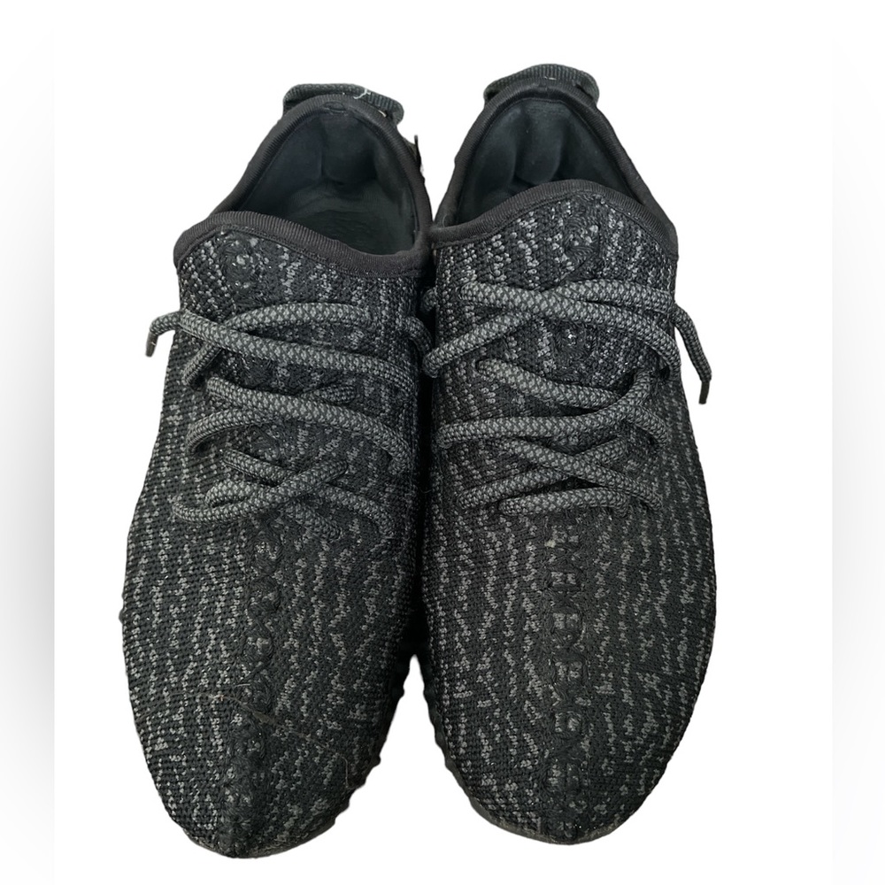 Adidas Boost Men’s 6.5 Women’s 8 Yeezy Black